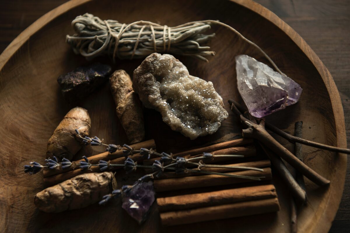 Creating a Powerful New Moon Ritual to Manifest Your Intentions